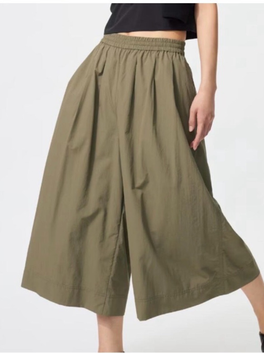 Uniqlo Nylon Culottes in Olive Green XS